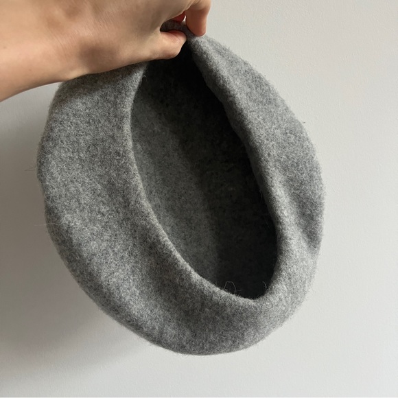 Gray classic beret hat Parisian style - Picture 2 of 4